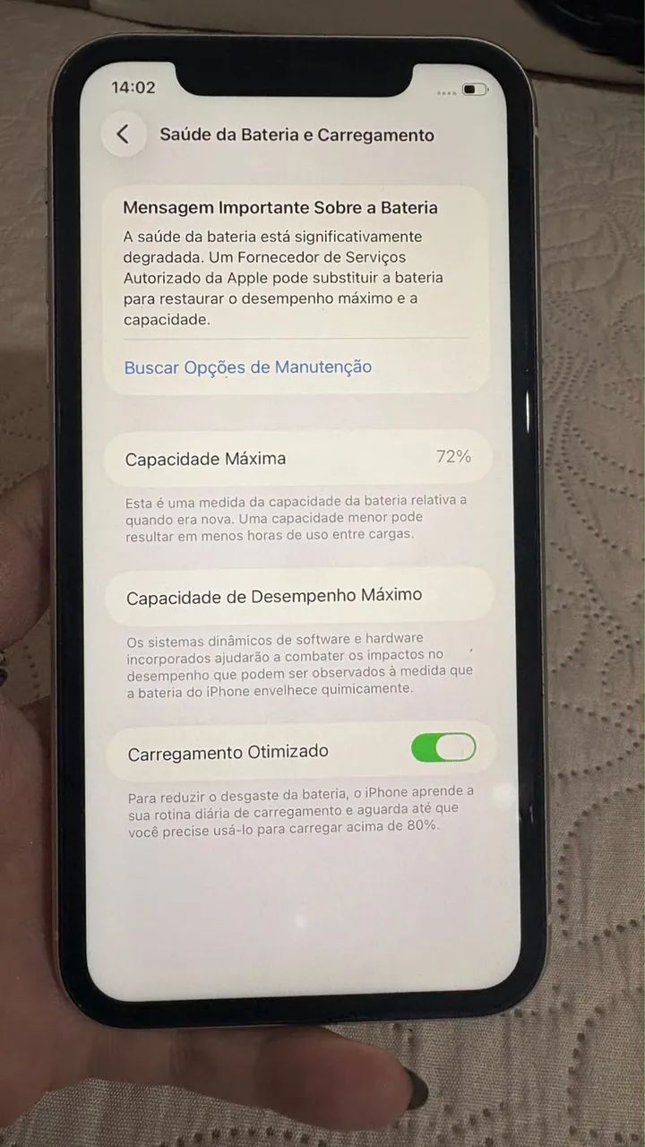 iPhone branco 128 GB + cabo original + fone