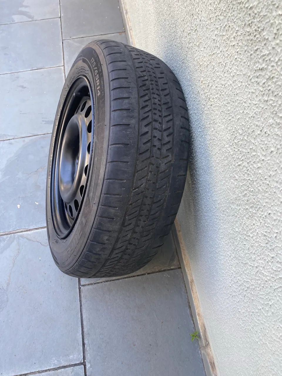 Roda de ferro VW aro 14 com pneu 175/65 R14 - Foto 3