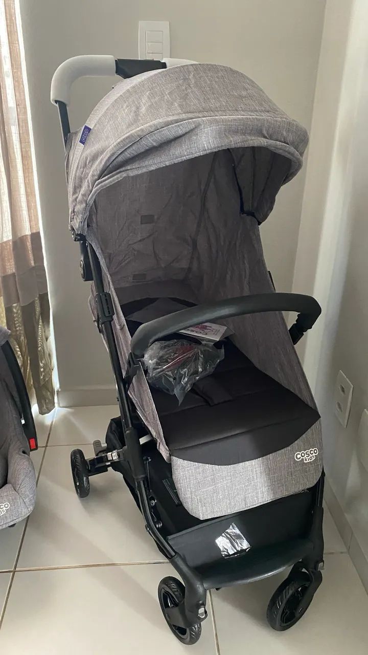Carrinho de bebê com bebê conforto  - Foto 4