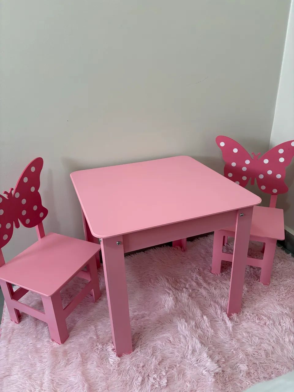 Mesinha infantil + 02 bancos borboleta 