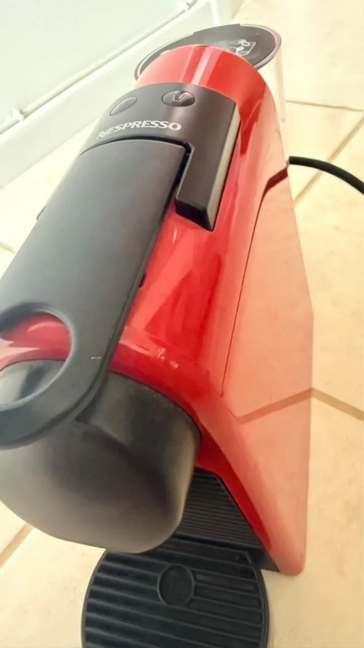 Cafeteira Nespresso Essenza Mini Vermelha 220V - Foto 3