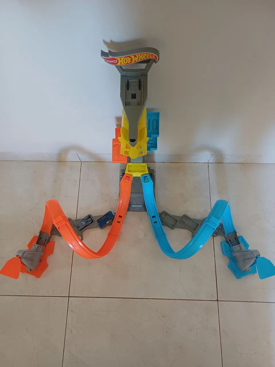 Brinquedo pista de carro Hot Wheels ótimo presesnte pro dia das crianças  - Foto 4