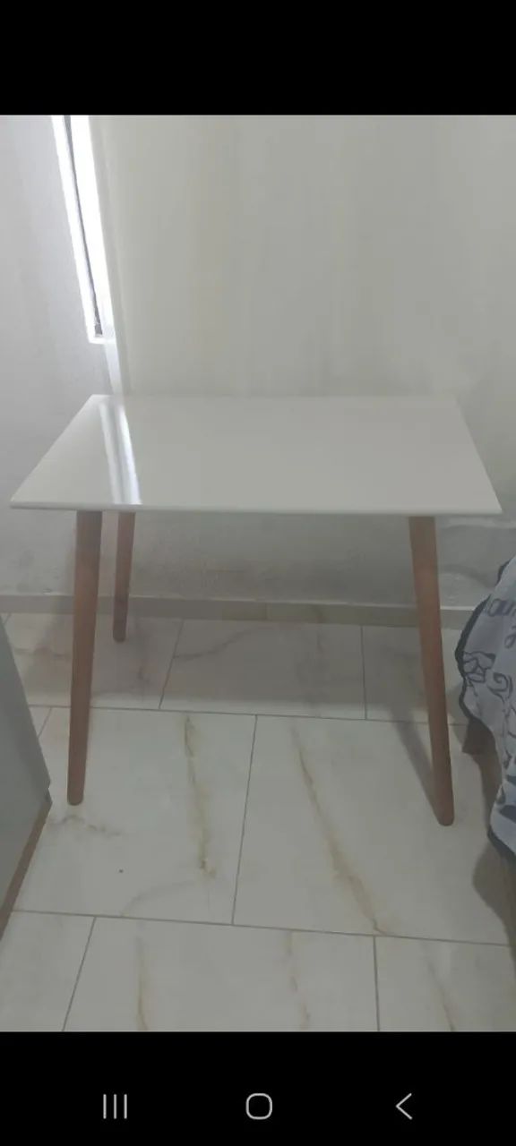 Mesinha de escritório 