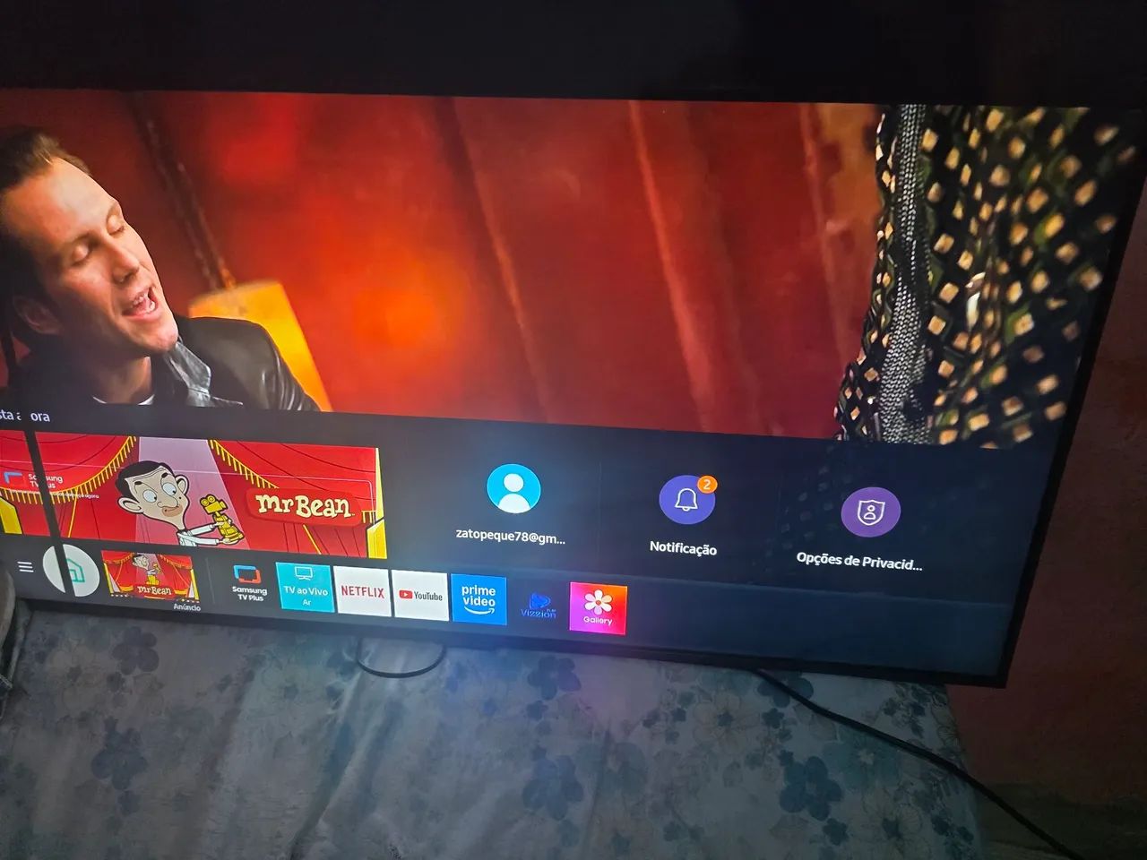 Samsung 43 smart com discreta linha