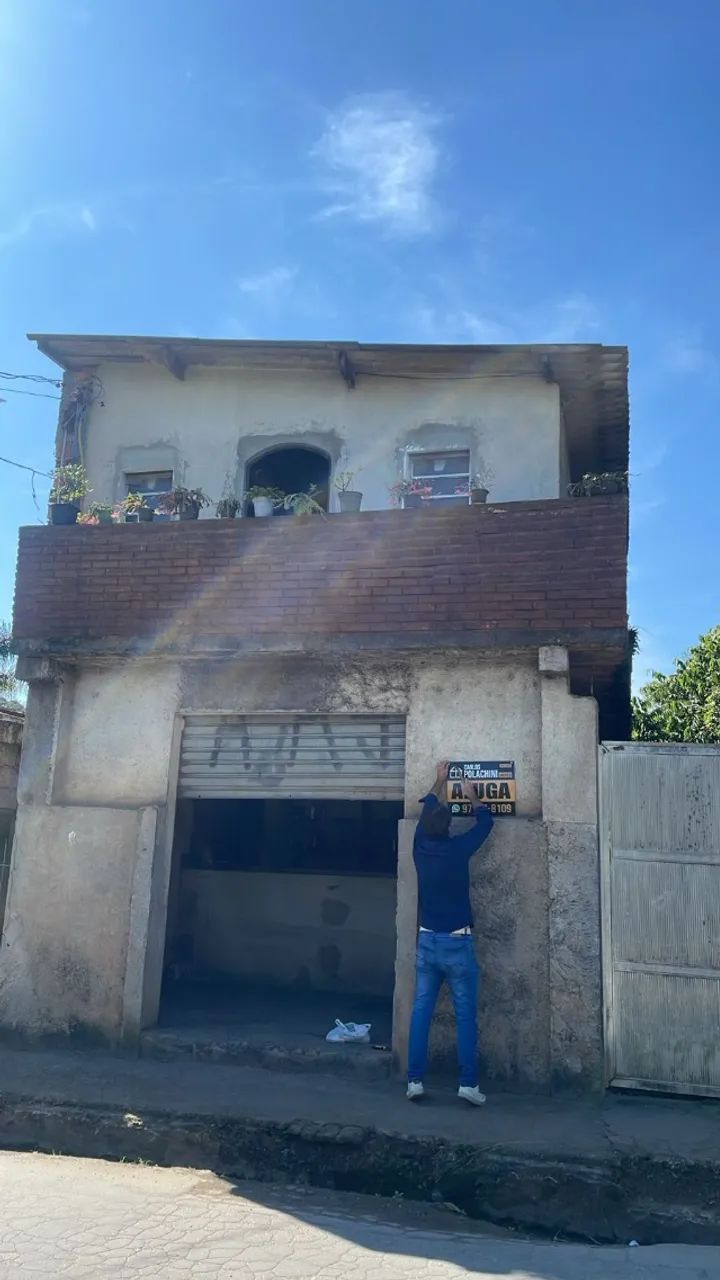 VENDE-SE CASA NO FILIPINHO