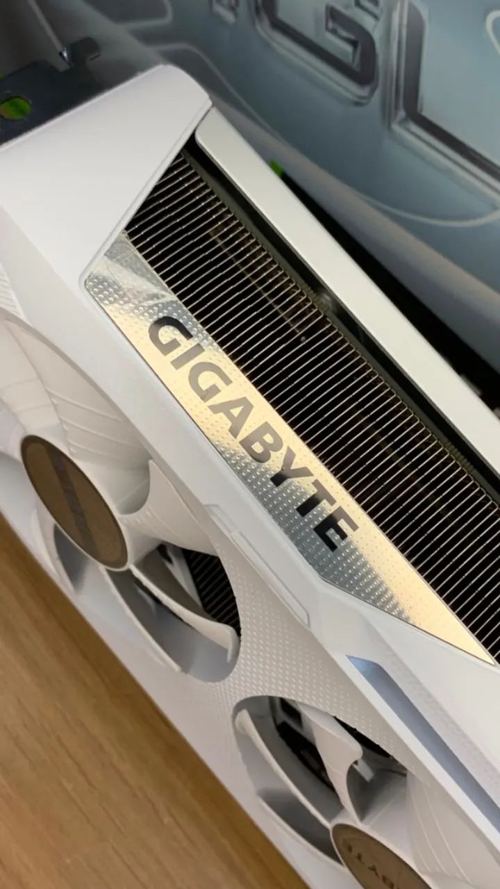 RTX 5070 EAGLE OC ICE 12GB - Foto 2