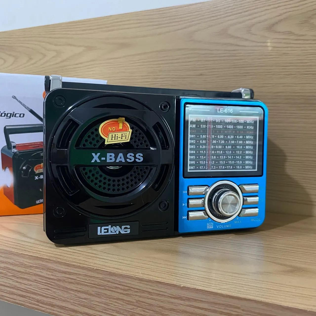 RÁDIO AM FM PORTÁTIL BLUETOOTH USB COM LANTERNA  - Foto 2