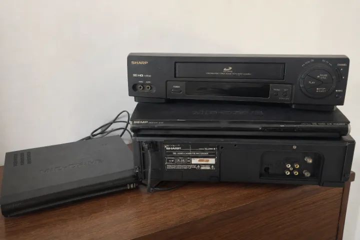 Videocassete Sharp VHS 4 Cabeças - Raridade! Funcionando! Original, muito bem conservado!