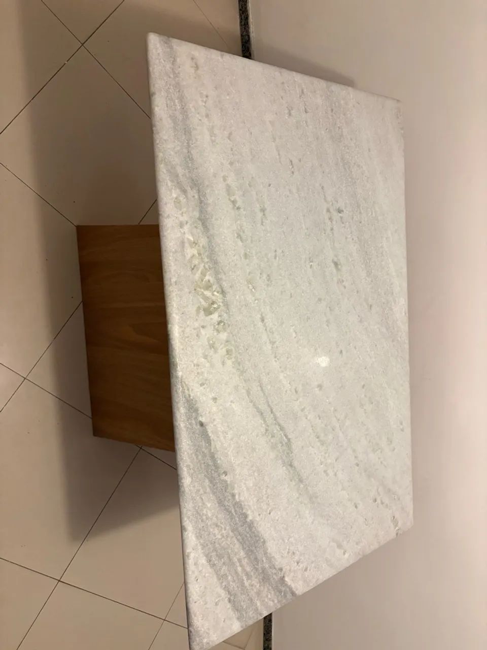 Mesa com Tampo em Mármore e Base Amadeirada! LINDA MESA!  - Foto 4