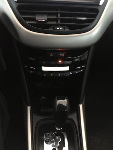Peugeot 2008, ano 2017 - Foto 4