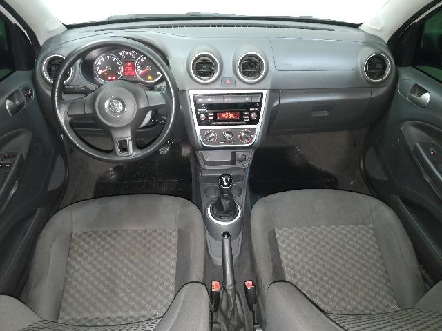 VW Volkswagen Voyage 1.6 CL 2015 - Foto 5
