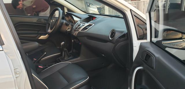 New fiesta sedan se 1.6 flex 2013 completo impecável - Foto 10