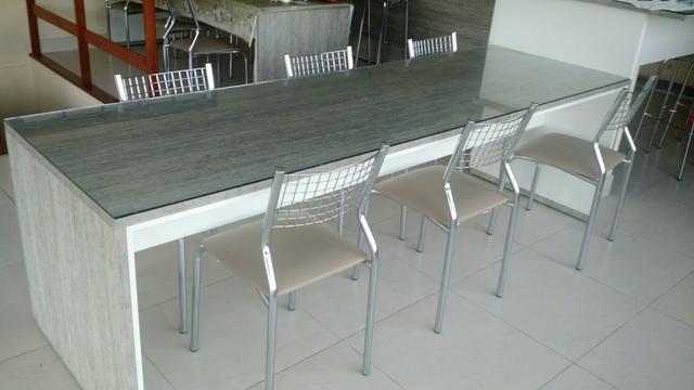 Mesa MDF com vidro