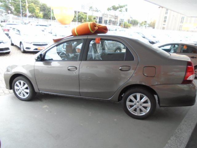TOYOTA ETIOS 2017/2018 1.5 X SEDAN 16V FLEX 4P AUTOMÁTICO - Foto 3