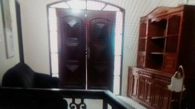 Estante de madeira em ótimo estado
