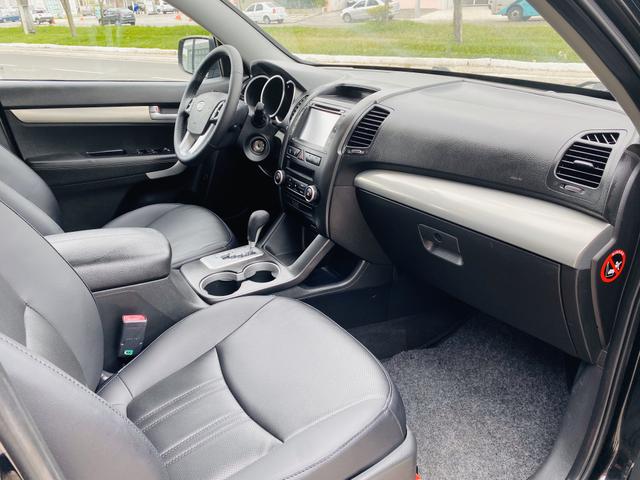Sorento 2.4 4x2 5 Lugares 2011 - Foto 12