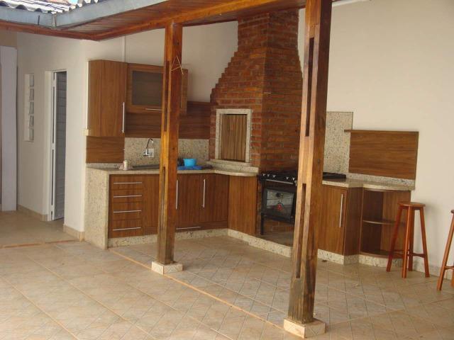 Casa boa e espaçosa a Venda