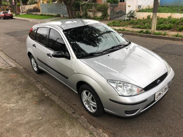 Ford Focus Hatch GLX 2.0 em excelente estado, segundo dono - Foto 3