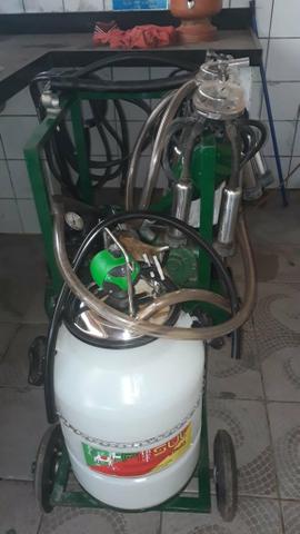 Ordenhadeira de leite nova