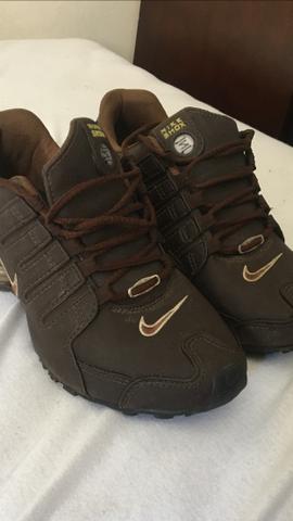 nike shox marrom original