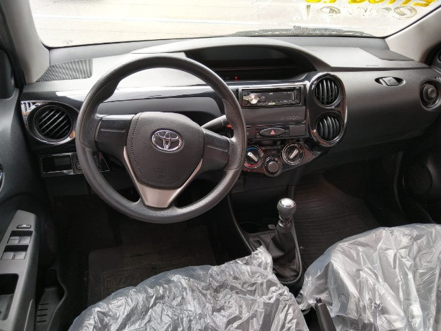Etios X 1.5 2017 Completo + ipva 2020 + Financiamos e aceitamos troca - Foto 4