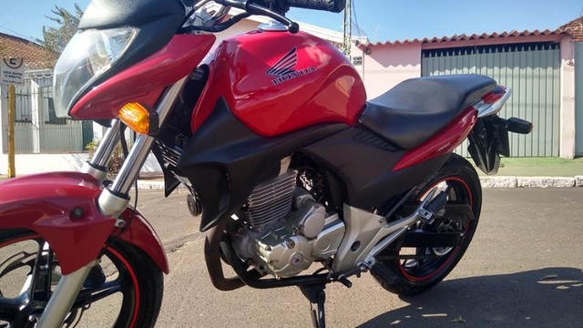 HONDA CB 300R MOTO IMPECÁVEL, SEM DETALHE