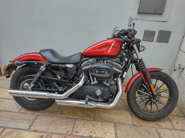 HARLEY DAVIDSON IRON 883