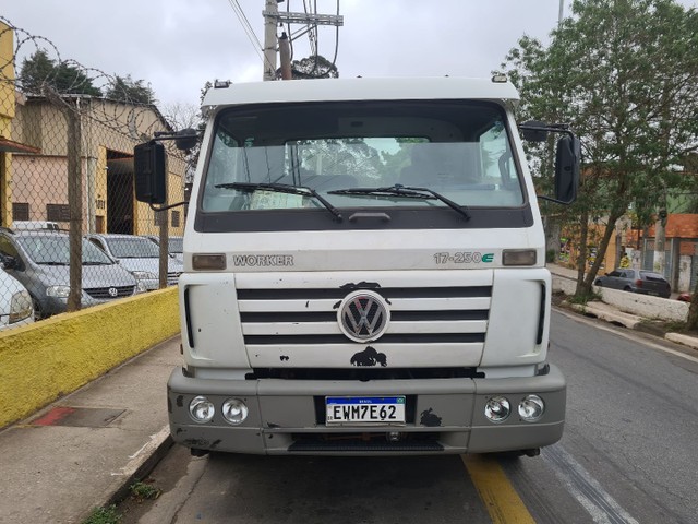 VW 17250 E ANO 11/12 AUTOMÁTICO