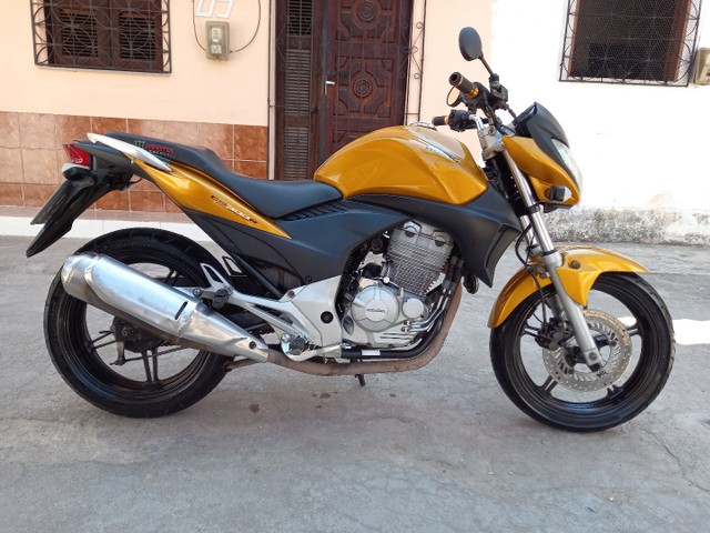 CB 300