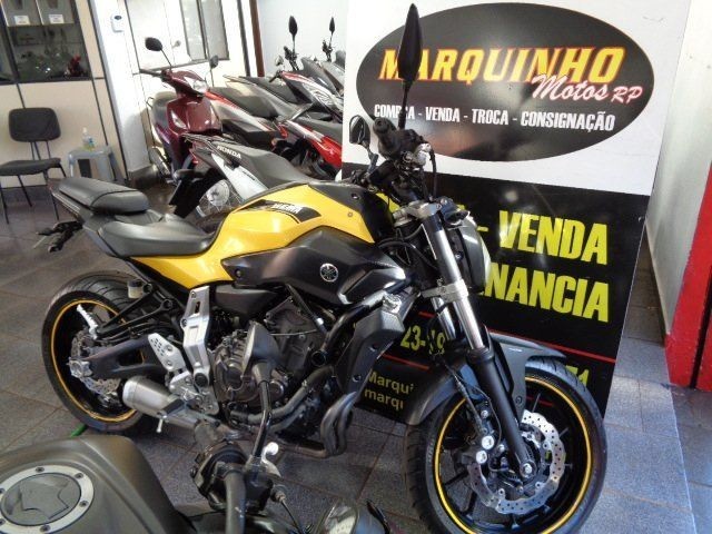 YAMAHA MT-07 AMARELO