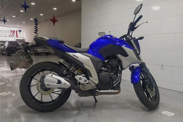 YAMAHA FZ 25 FAZER