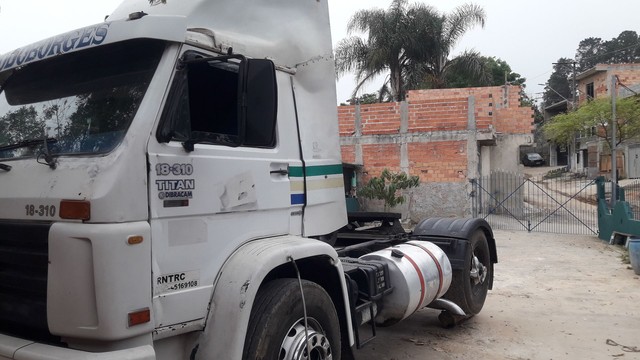 VENDO CAMINHAO