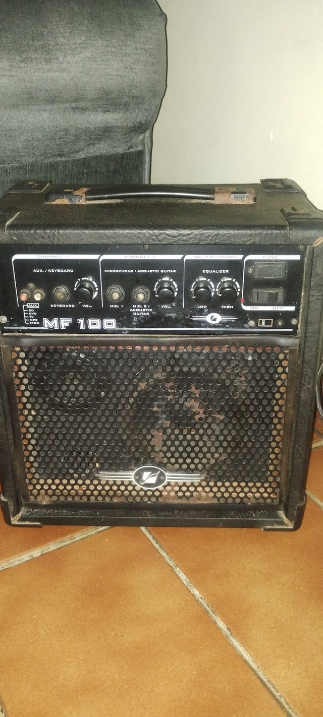 Vendo caixa amplificada FRAHM R$200,00