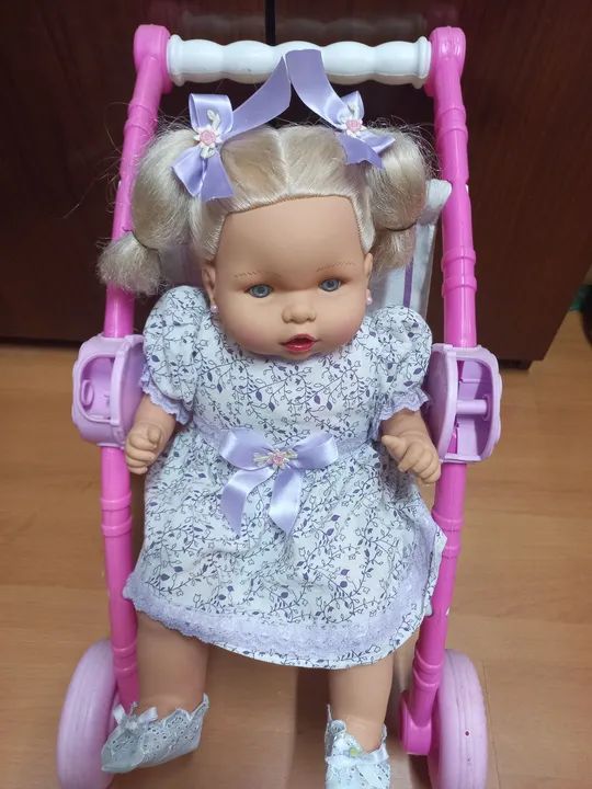 Boneca com carrinho  - Foto 4