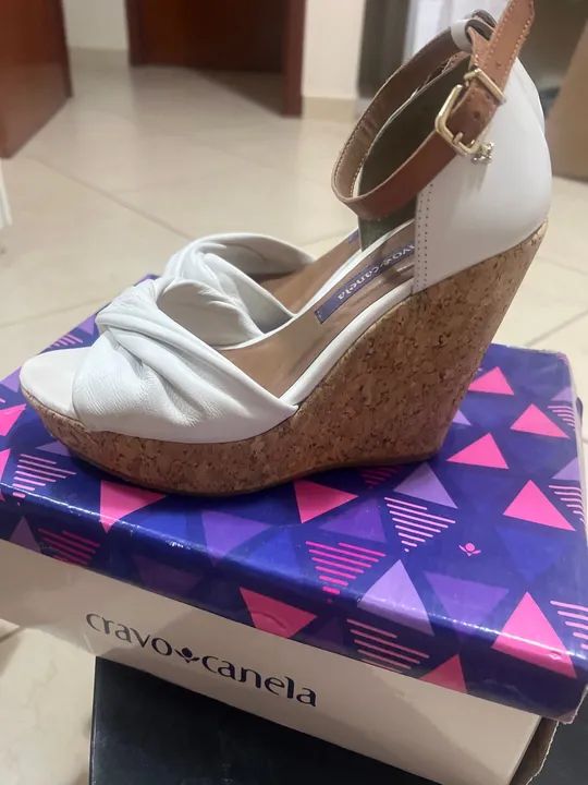 Sandália plataforma branca Cravo & Canela 36 - Foto 3