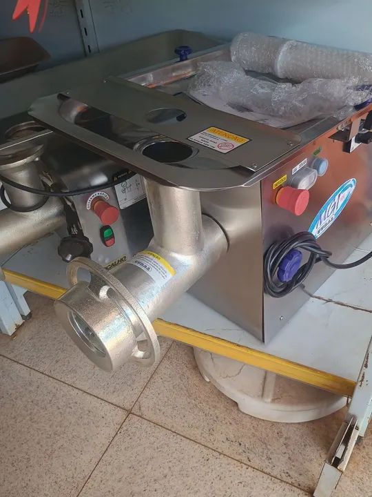 Moedor de carne industrial Gural boca 98 
