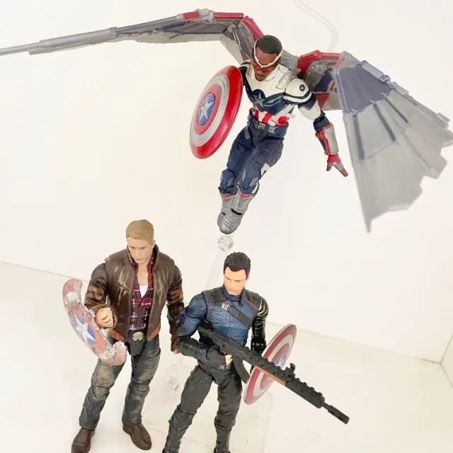 Marvel Legends Avengers Capitão América, Falcon & Winter Soldier - Foto 5