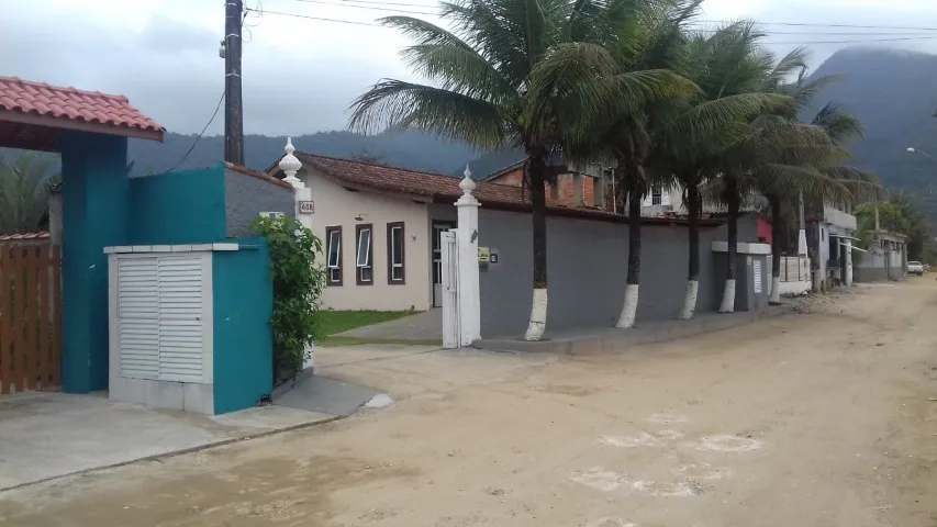 Casa em Ubatuba Condominio Fechado na Praia de Maranduba com Wi-fi gratis.