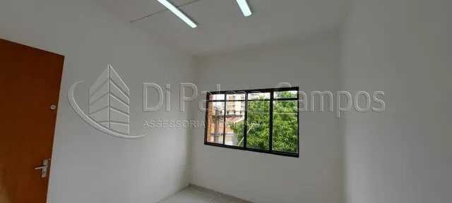 Sala comercial para locação na Saúde, próximo ao Metrô Praça da Árvore