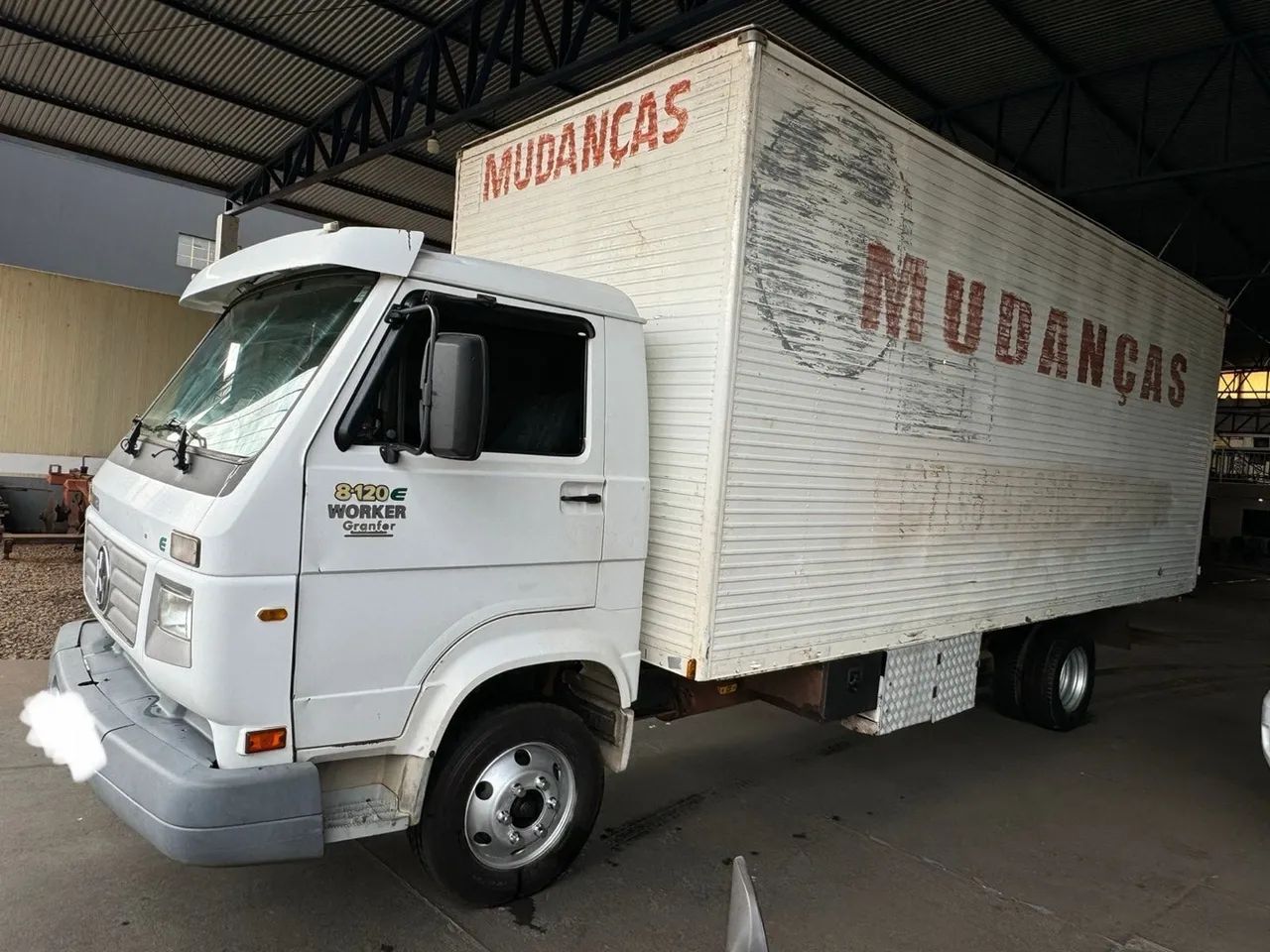 Vendo ou troco caminhão baú volks 8120 ano 2006 revisado só pegar e andar - Foto 2