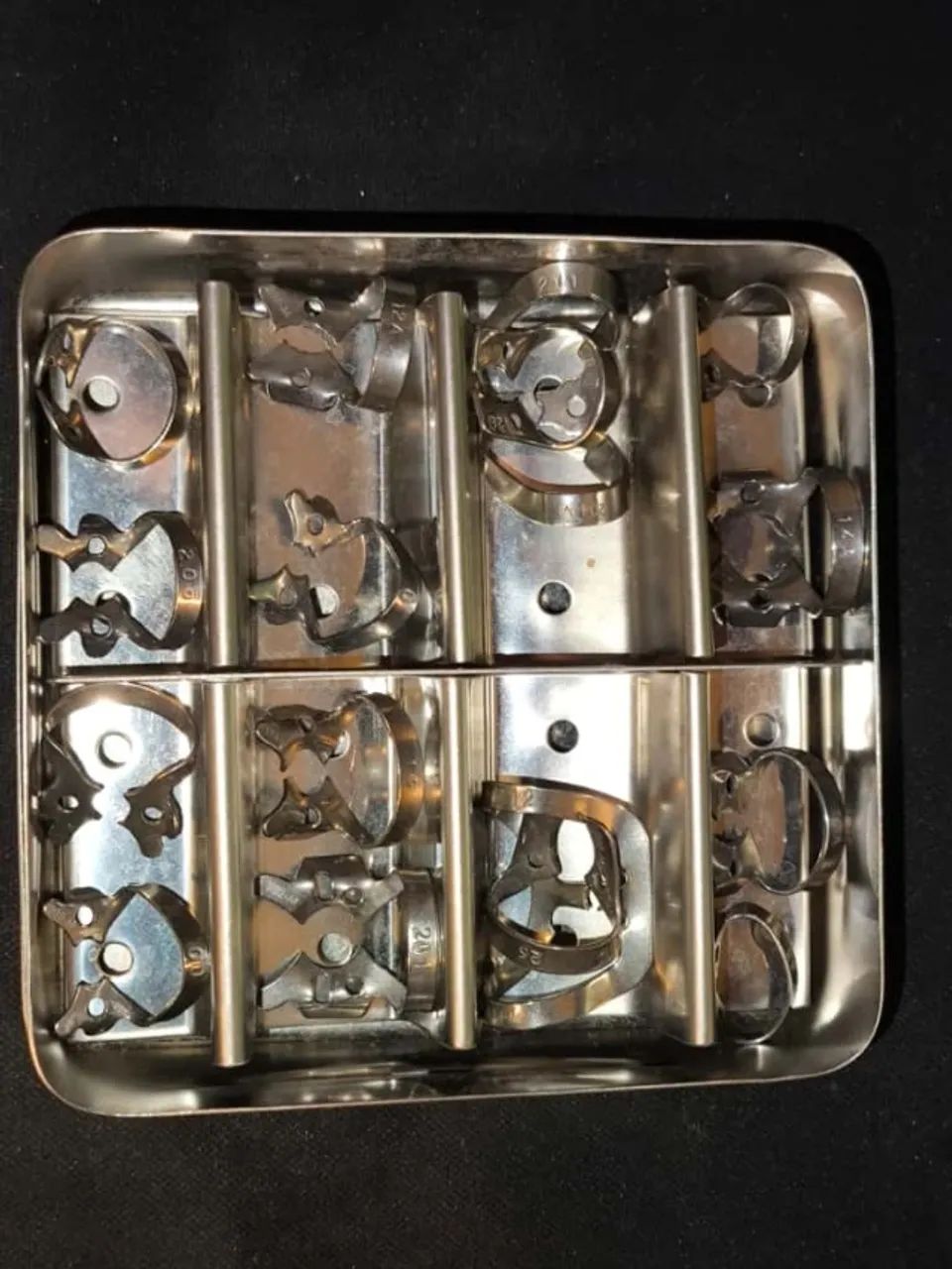 16 Grampos para isolamento + estojo porta grampo - Foto 2
