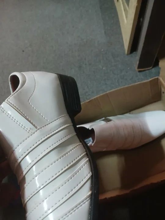Sapato social novo na caixa branco número 42 zap *04