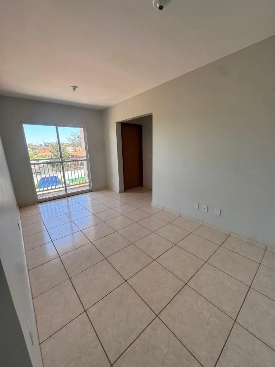 Apartamento, 2 Quartos - Luz Inclusa no Condomínio!
