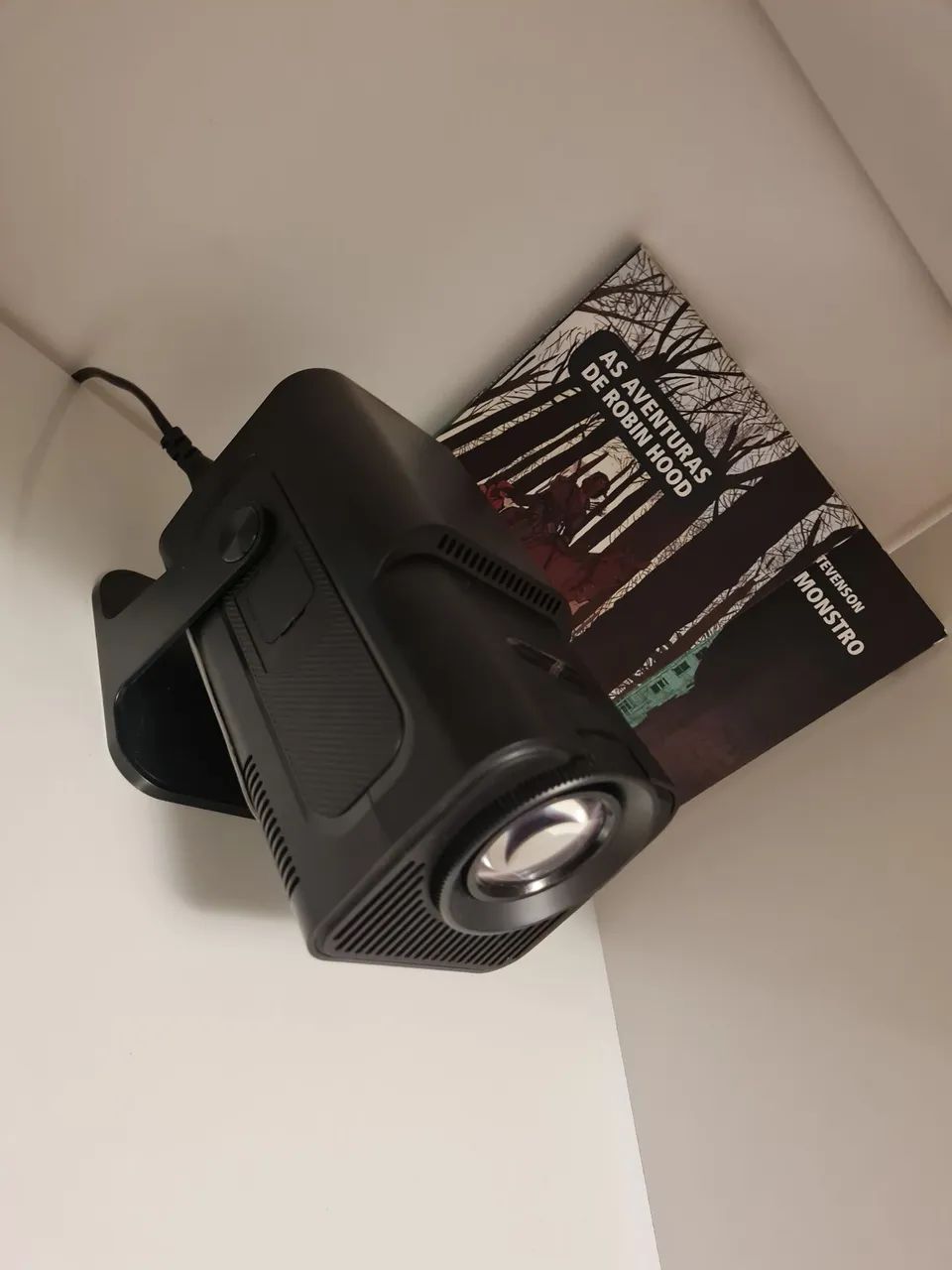 Projetor Portátil - vendo ou troco em algo algo do meu interesse 