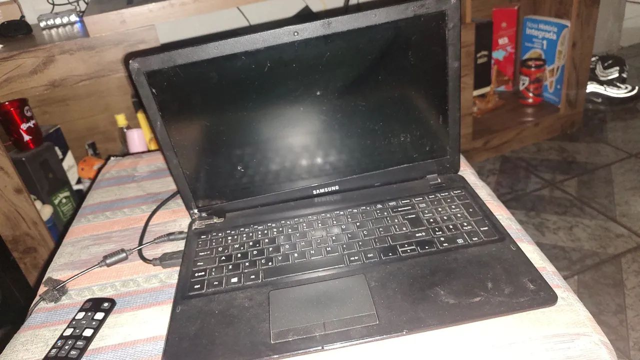 Notebook Samsung Essentials E34(com problema em tela e dobradiça) + Memoria ram extra 8gb  - Foto 6