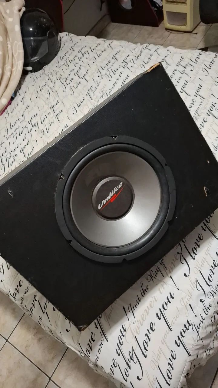Caixa Subwoofer Selada 12" Unlike 200w 