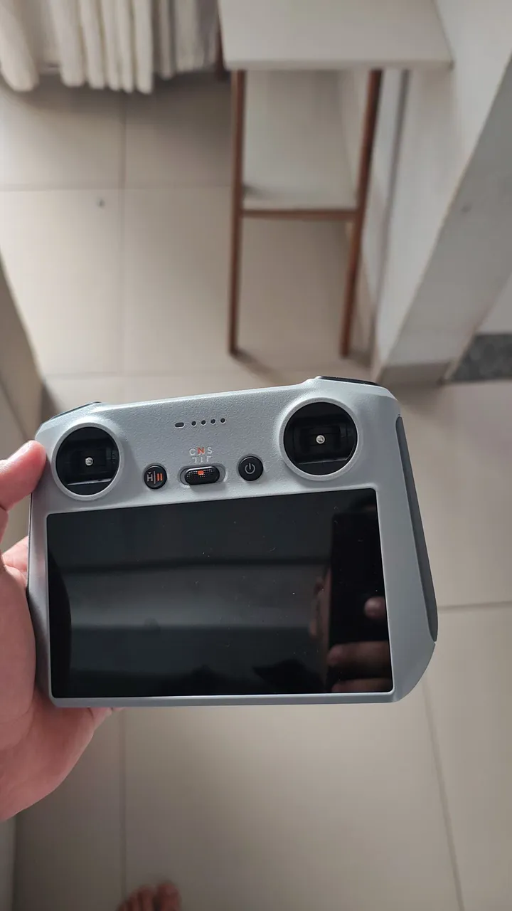 Controle Remoto DJI RC com Tela Integrada