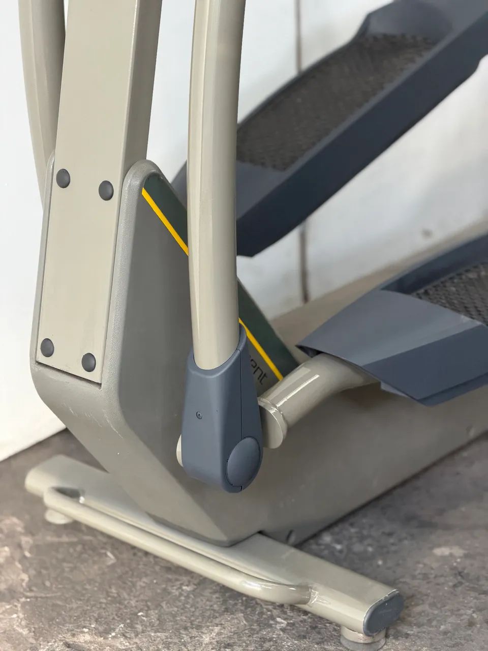 ELIPTICO RT 240- MOVIMENT - PROFISSIONAL 64960456243203123