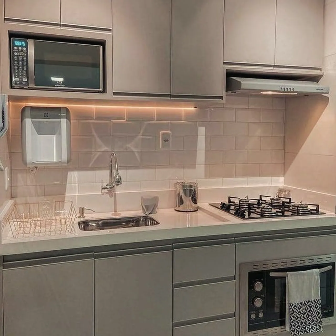 Armários de cozinha planejados modernos
