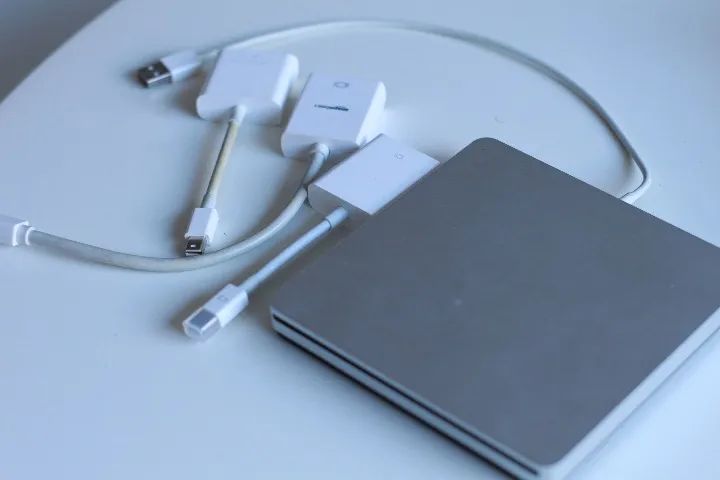 Troco por Câmera - MacBook Pro 15.4" core I7, 16gb ram, ssd 256 + super driver apple + cab - Foto 2